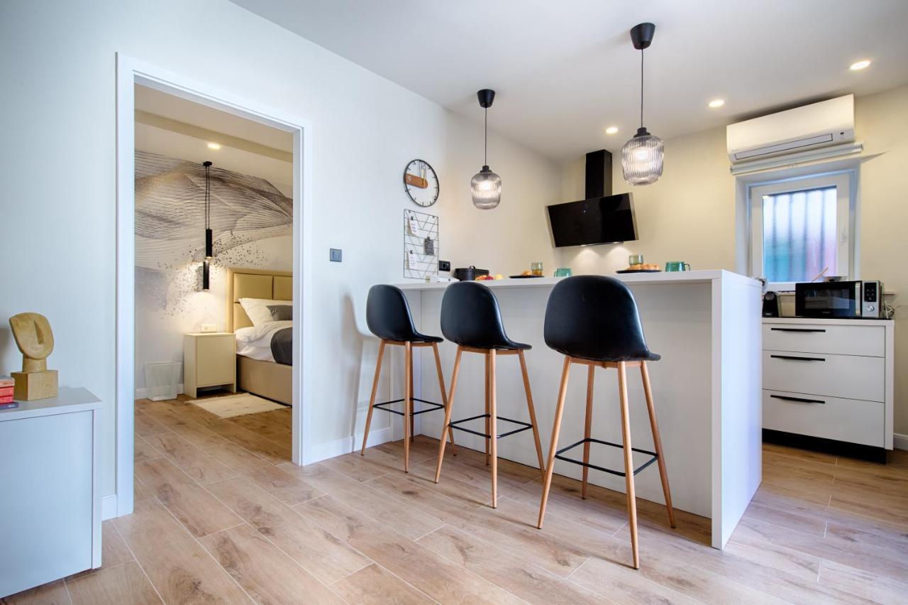 Apartment Kirinkin Βις Εξωτερικό φωτογραφία