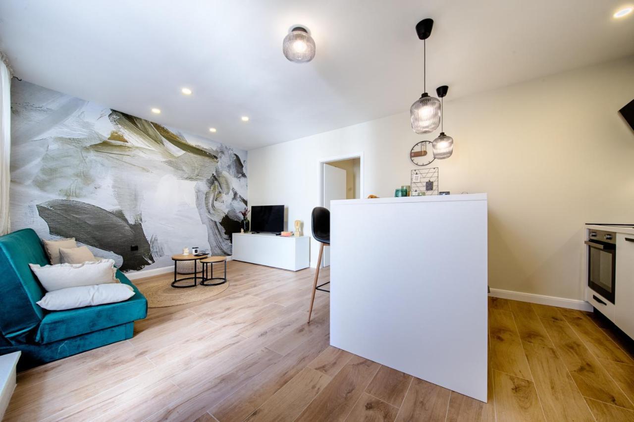 Apartment Kirinkin Βις Εξωτερικό φωτογραφία