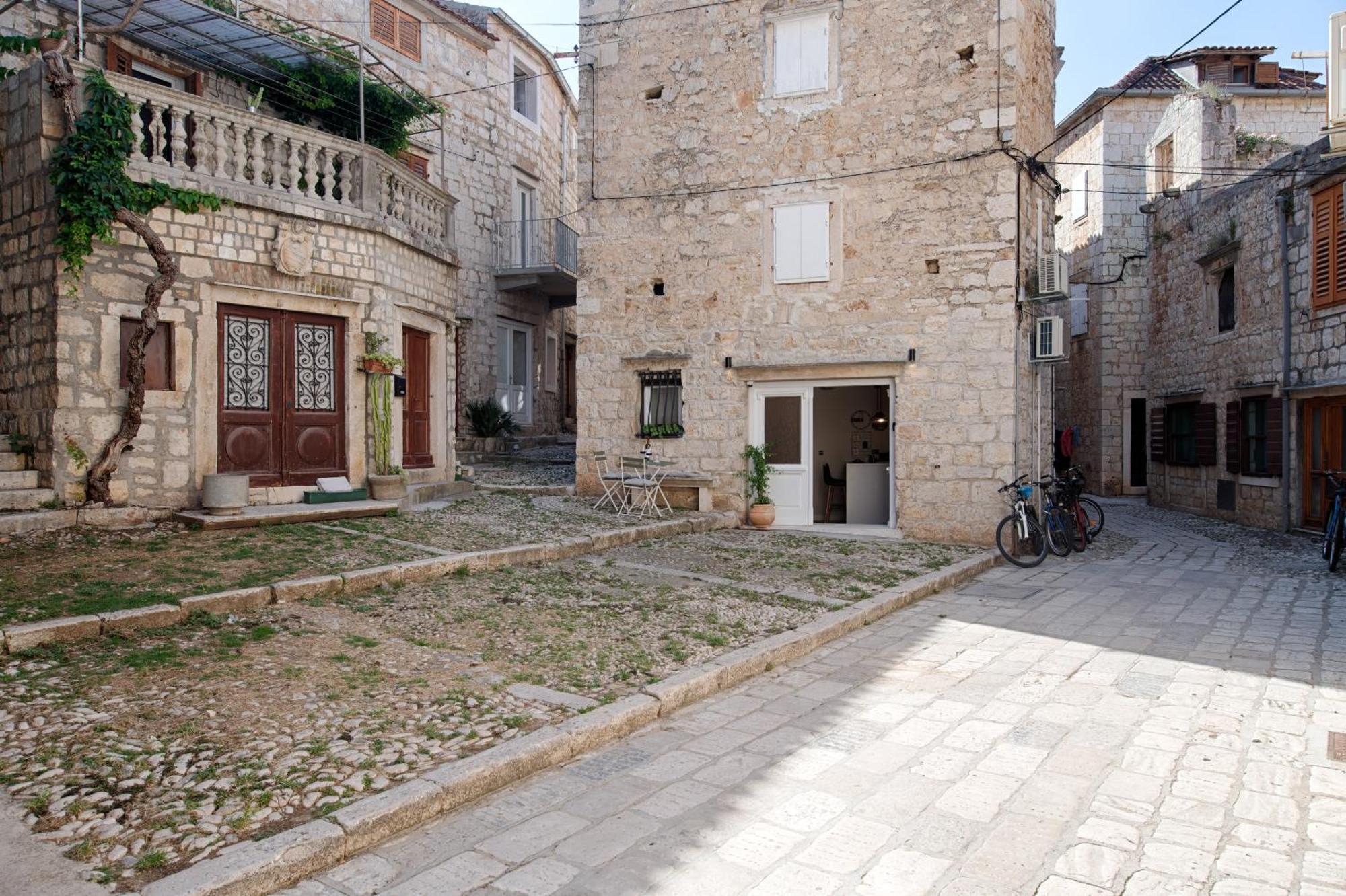 Apartment Kirinkin Βις Εξωτερικό φωτογραφία