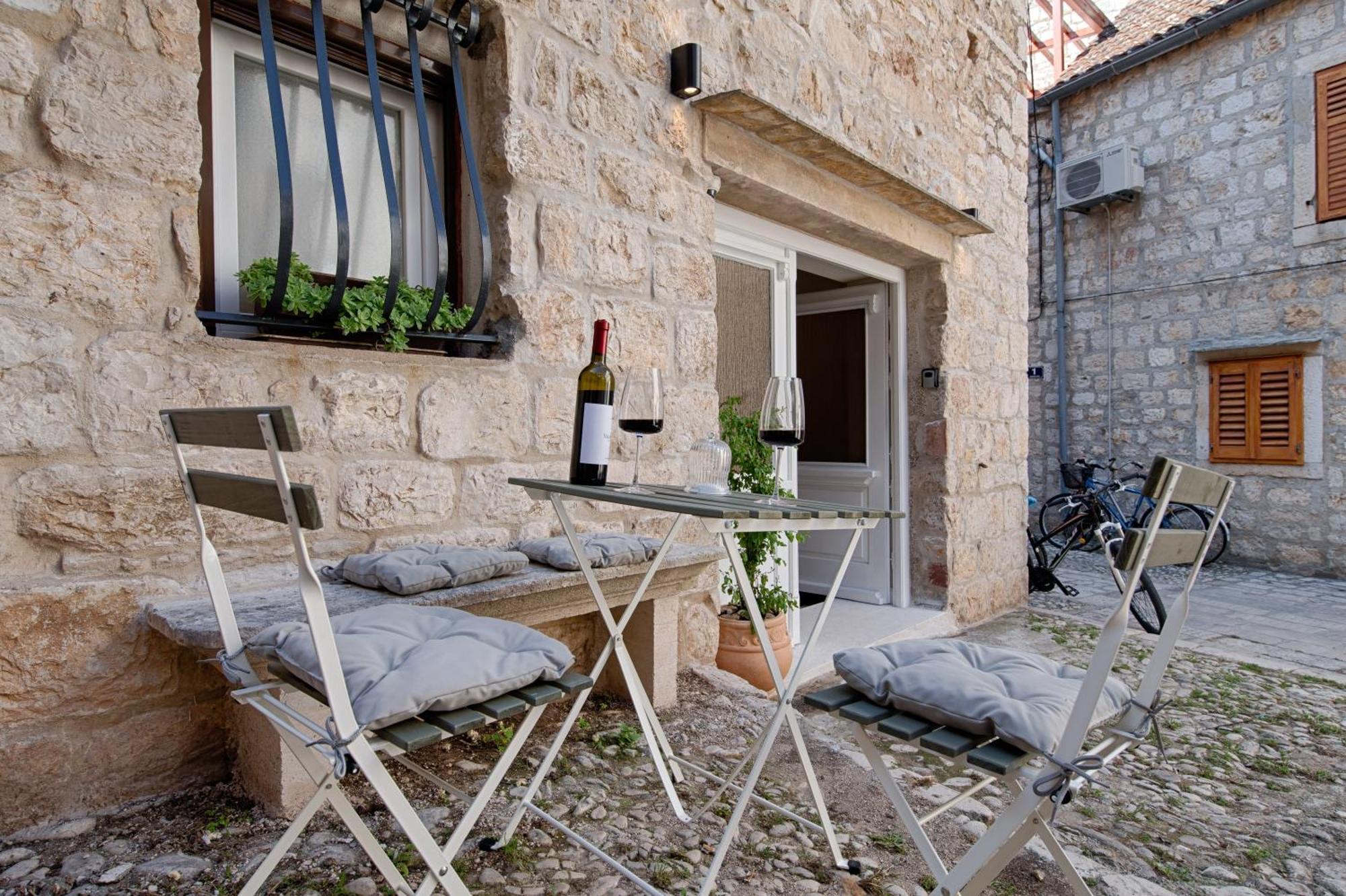 Apartment Kirinkin Βις Εξωτερικό φωτογραφία